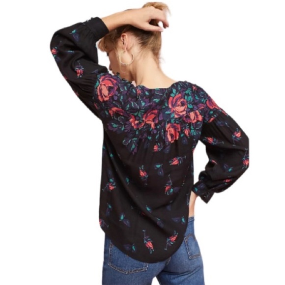 🌹Anthropologie Maeve Black and Red Floral Roses Blouse Size Medium🌹 - Picture 3 of 10